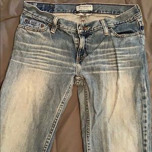 American Eagle size 4 long jeans. Light wash.